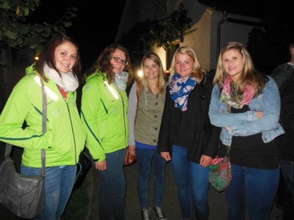 Maibaumumschneiden bei Monika Tändl