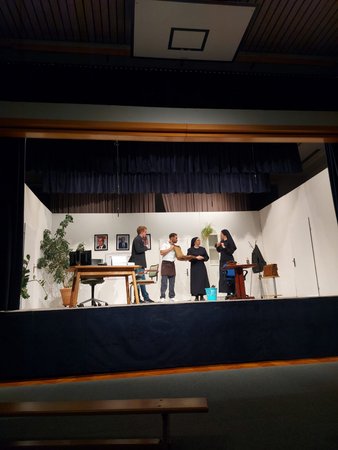 THEATER - Schräge Vögel fliegen nicht!